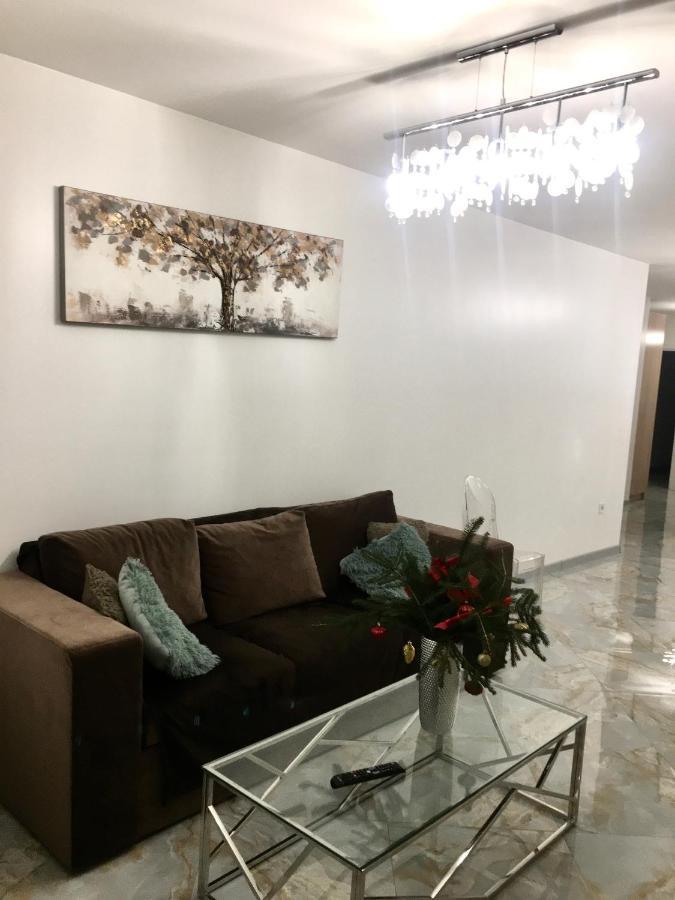 4-Room Jacuzzi Apartment Lviv Exterior foto